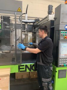 Plastic Injection Moulder